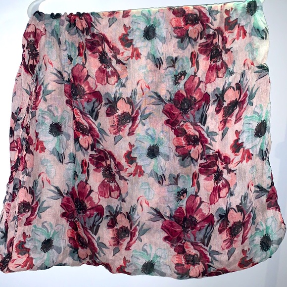 Women’s Floral Scarf - Picture 2 of 2